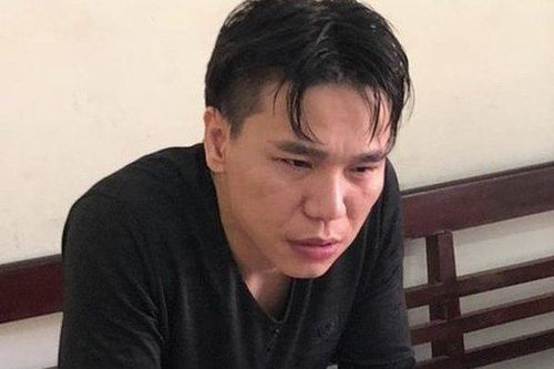 Ca sĩ Châu Việt Cường được giảm án, khóc nức nở khi luật sư nhắc đến mẹ