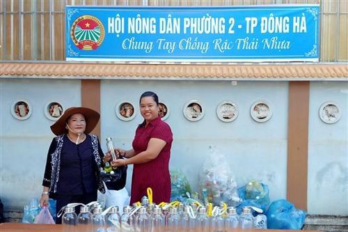 Đổi chai nhựa lấy chai thủy tinh