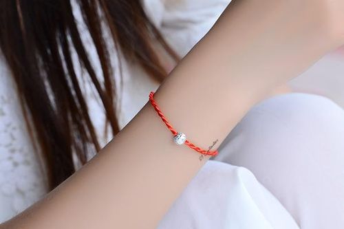 Sự thật đằng sau câu chuyện đeo 'bùa hộ mệnh' sẽ mua được chung cư 3,5 tỷ
