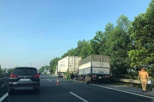Tai nạn nghiêm trọng trên cao tốc Pháp Vân, một người tử vong