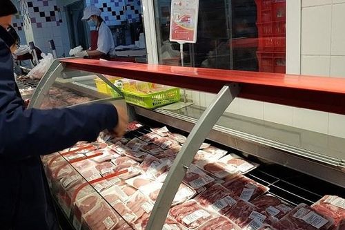 Thịt lợn hơi trong nước tăng lên gần 50.000 đồng/kg, lo khó cạnh tranh với thịt nhập từ Mỹ