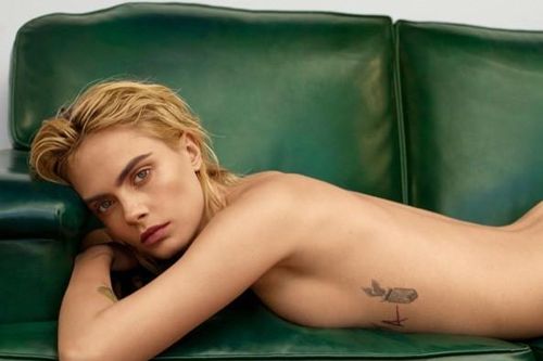 Siêu mẫu đồng tính Cara Delevingne táo bạo khỏa thân
