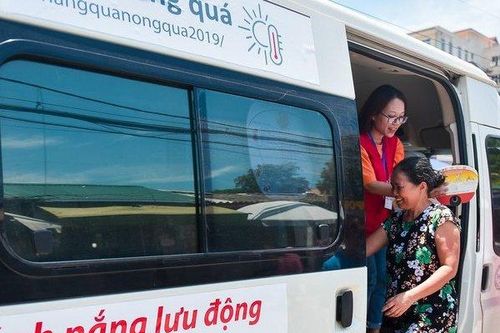 Hà Nội: Thành lập hàng loạt điểm cố định, xe buýt tránh nóng miễn phí cho người lao động