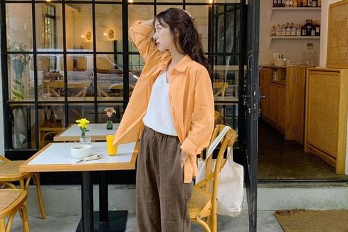 Những mẫu sơ mi oversize cực hot, nhất định phải sắm trong mùa thu năm nay