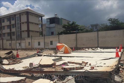 Sập tường nhà xưởng tại Bình Dương khiến hai công nhân tử vong