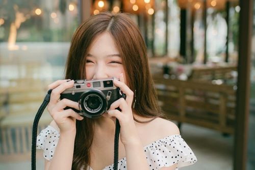 Quán bar cực 'chill' như đem cả bãi biển về Bangkok ồn ào