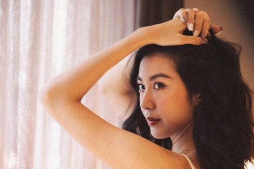 Sao Việt ngày 19/8: Á hậu Thúy Vân diện nội y nóng bỏng