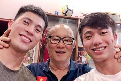 Đình Trọng và Phan Văn Đức bất ngờ hội quân cùng ĐT Việt Nam
