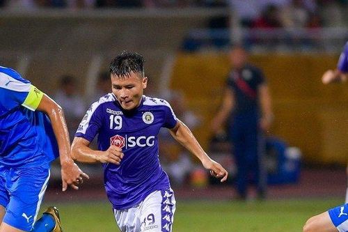 Màn trình diễn của Quang Hải trên sân Hàng Đẫy, hàng nghìn cổ động viên nghẹt thở vì Hà Nội FC
