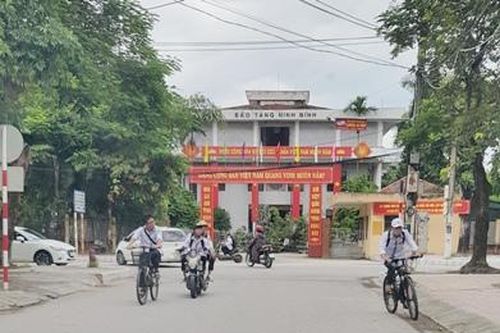 Nhiều học sinh tham gia giao thông bằng xe phân khối vượt mức cho phép