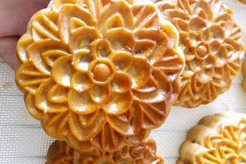 Cách chọn bánh Trung thu an toàn dịp Rằm tháng 8