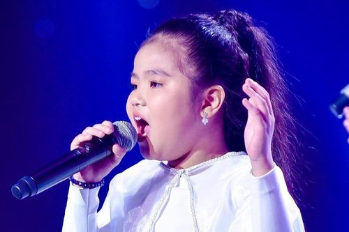 Cô bé 7 tuổi diễn sâu, hát như Siu Black thu nhỏ tại The Voice Kids