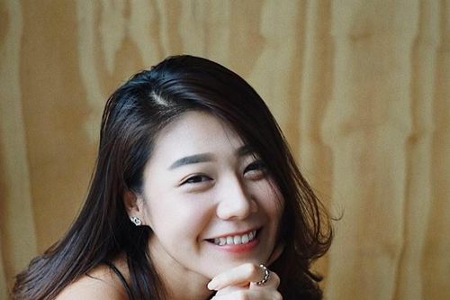 Ngắm nhan sắc nàng WAGs xinh nhất ĐT Thái Lan