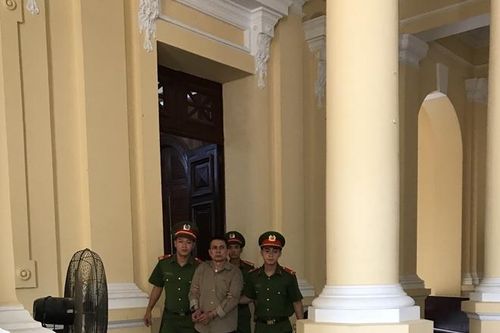Mua bán ma túy trước cổng chùa...lãnh 20 năm tù