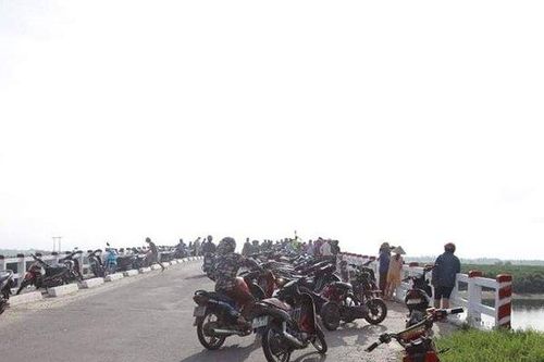 Tập trung lực lượng tìm nam sinh 17 tuổi nhảy cầu tự tử