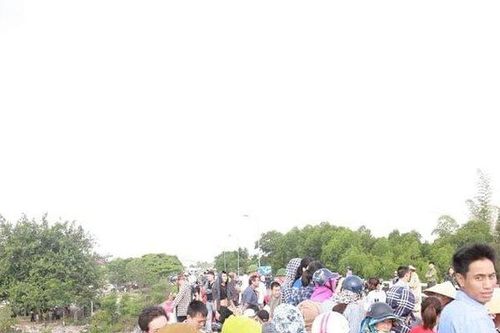 Tìm thấy thi thể nam sinh 17 tuổi nhảy cầu tự tử trên đường đến trường