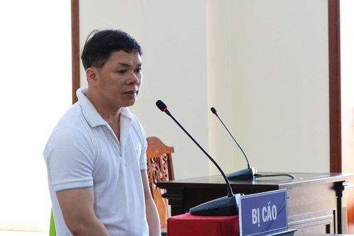 Mạo danh giảng viên đại học lừa 'chạy' biên chế công an, xin biển số đẹp