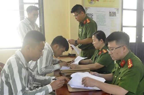 21 phạm nhân ở Trại tạm giam Quảng Ninh được giảm án