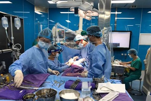 Tăng giá dịch vụ tại bệnh viện công: Có tương xứng với chất lượng?