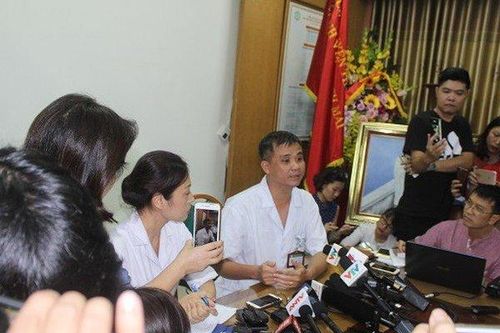 Vụ cháy tại công ty Rạng Đông: Bệnh viện Bạch Mai thông tin về nguy cơ nhiễm độc thủy ngân