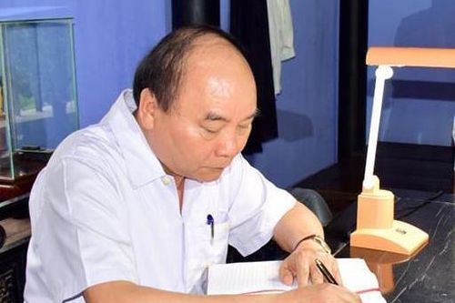 Thủ tướng xúc động thăm ngôi nhà thuở thiếu thời của Bác Hồ ở Huế