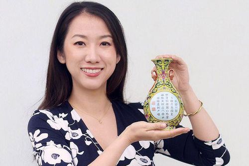 Chiếc bình Trung Quốc cổ được mua với giá chỉ 1 bảng Anh nhưng là kho báu vô giá của Hoàng đế Càn Long