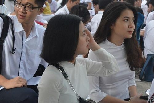 Ngắm nhìn nam sinh, nữ sinh Hà Thành xinh tươi trong ngày khai giảng năm học mới