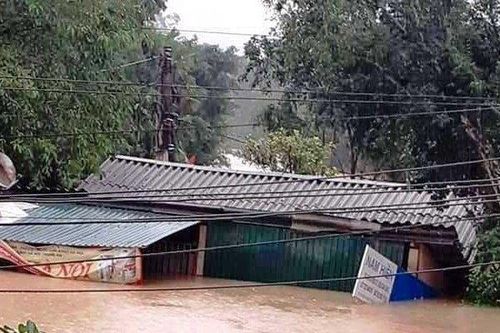 Cận cảnh vùng rốn lũ Hương Khê – Hà Tĩnh chìm ngập trong biển nước