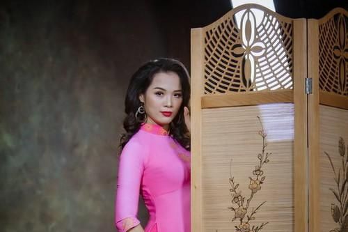 NTK Nguyễn Hằng cùng Ảnh viện Vivian ra mắt BST 'Nàng Thu'