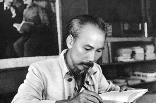 Nghĩ về 'niềm tin' trong Di chúc của Bác
