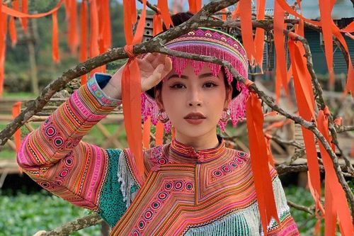 Chi Pu, Quỳnh Anh Shyn hóa gái bản trong ảnh du lịch Sa Pa