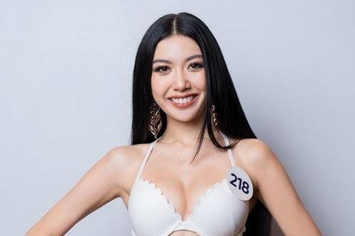 Á hậu Thúy Vân và dàn thí sinh Hoa hậu Hoàn vũ Việt Nam khoe hình thể gợi cảm