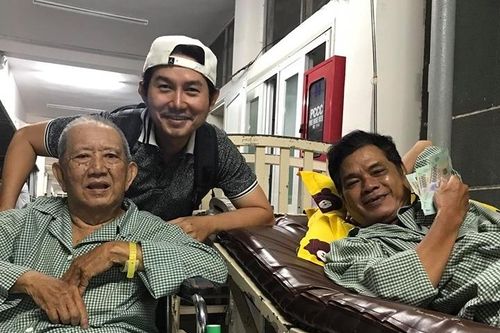 Nghệ sĩ Mạc Can chia tiền giúp diễn viên Mai Trần phẫu thuật