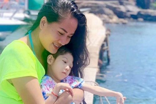 Minh Cúc 'Về nhà đi con': Một mình nuôi con bại não và bến đỗ bình yên sau hôn nhân không hạnh phúc