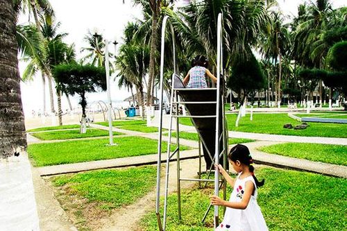 Cần sửa chữa đồ chơi ở công viên