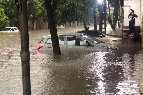 Mưa lớn ở Thái Nguyên, nhiều trường phải cho học sinh nghỉ học