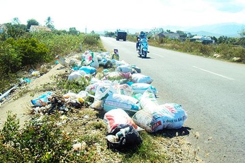 Cần có xe thu gom rác