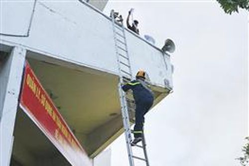 Sẵn sàng ứng phó, xử lí các tình huống cháy và cứu nạn, cứu hộ