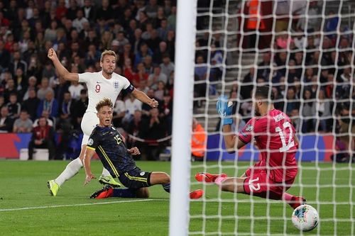 Harry Kane, Sterling giúp tuyển Anh đại thắng '5 sao'