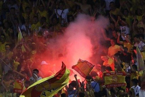 Hành vi đốt pháo sáng gây thương tích sẽ bị truy cứu trách nhiệm hình sự