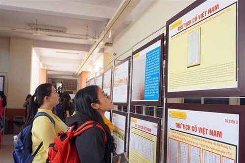 Exhibition on Hoang Sa, Truong Sa opens in HCM City