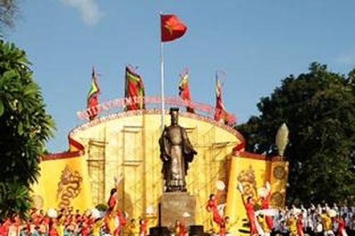 Để 'sóng sau tiếp sóng trước'