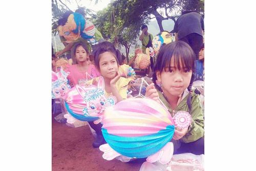 'Vui hội trăng rằm' trên đỉnh Pyầu