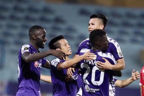 Quang Hải lập cú đúp, Hà Nội FC ngược dòng ngoạn mục trên sân không khán giả