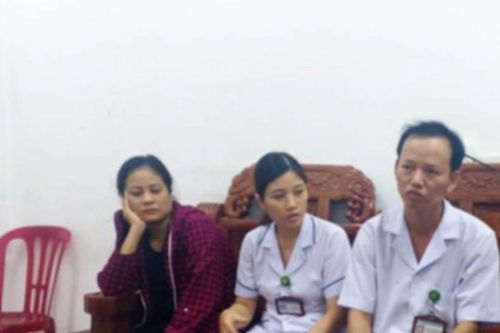Hà Tĩnh: Kỷ luật kíp trực vụ sản nhi tử vong với vết đứt dài ở cổ