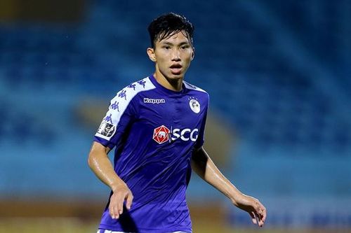 Văn Hậu hội quân cùng SC Heerenveen, Văn Lâm được vinh danh ở Thái Lan