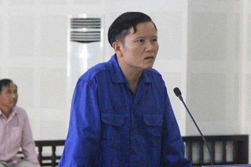 Kẻ đâm chết hàng xóm vì nghi ngờ tiếp tay cho vợ ngoại tình lĩnh án