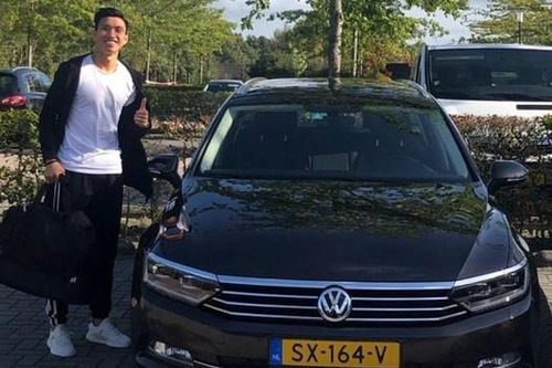 Đoàn Văn Hậu sang Hà Lan phấn khích với món quà cực khủng từ CLB mới