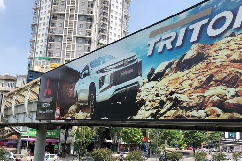 Hà Nội đổi quảng cáo lấy nhà vệ sinh, xe bồn: Nghi vấn trục lợi