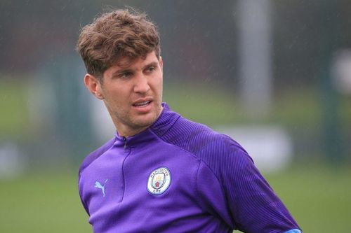 Đại họa ập đến Man City, Guardiola bấn loạn